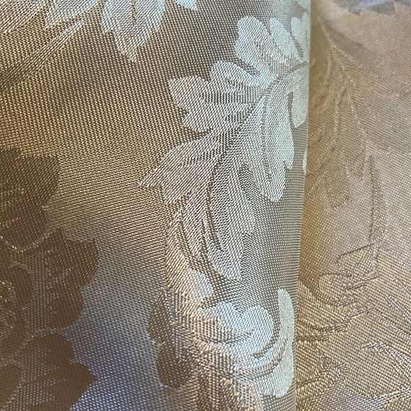 Tablecloth for Special Occasions or to Make the Time Together Special - Picture 7 of 9